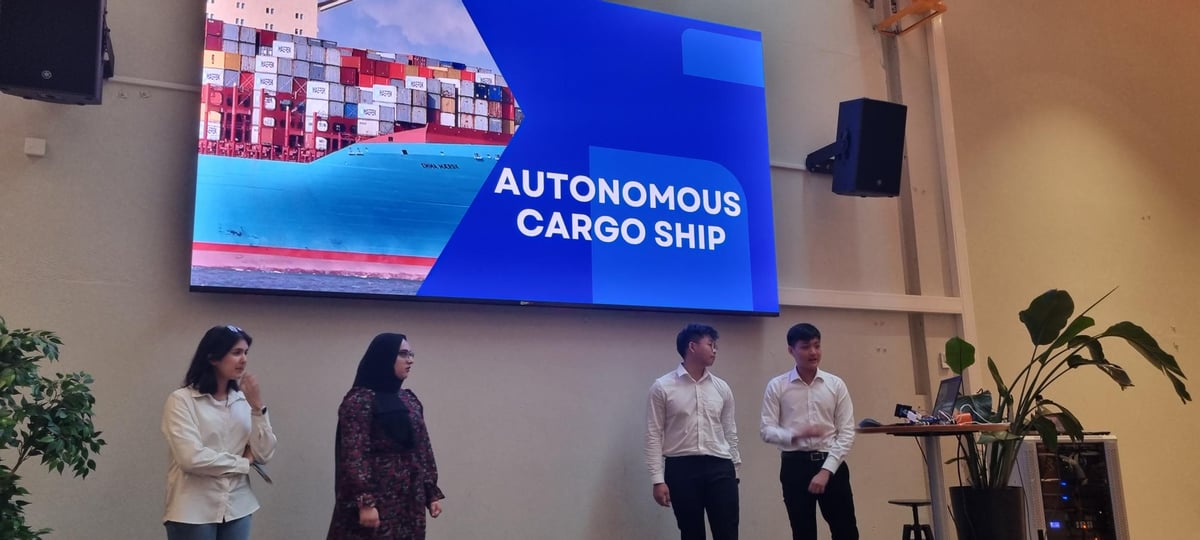 Autonomous cargo ships