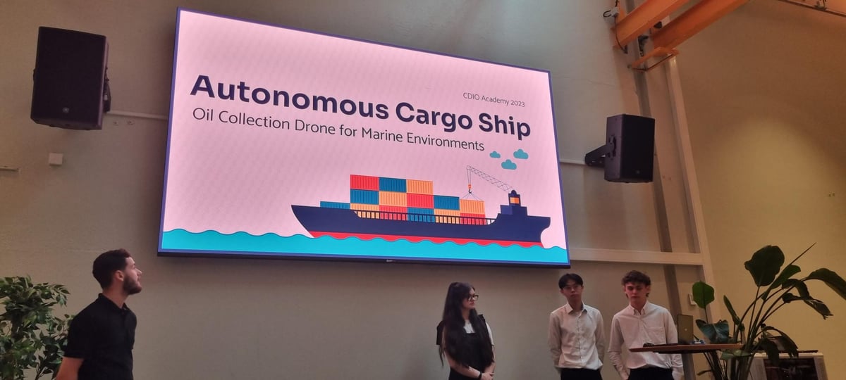 Autonomous drones for collecting oil spills
